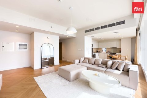 Снять в аренду квартиру в Дубае: 2 спальни, 106м², № 109097 - фото 2