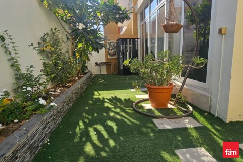 Townhouse in Dubai 3 bedrooms, 167.4 sq.m. № 72284 - photo 1