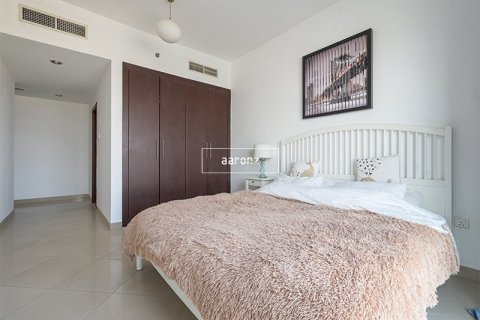 Apartment in Jumeirah Lake Towers, Dubai 2 bedrooms, 101.2 sq.m. № 52544 - photo 7