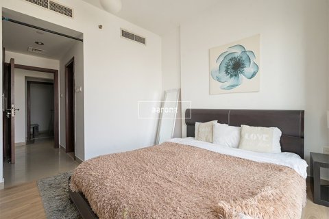 Apartment in Jumeirah Lake Towers, Dubai 2 bedrooms, 101.2 sq.m. № 52544 - photo 5