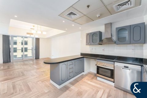 Apartment in The Waves, Dubai Marina, Dubai 1 bedroom, 85 sq.m. № 88626