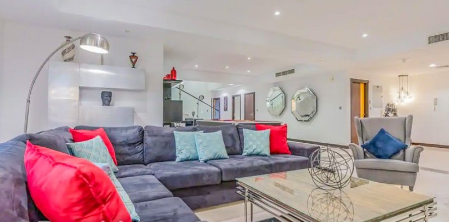 Дуплекс в Джумейра Бич Резиденс, Дубай, 4 спальни, 380.9м², № 2407