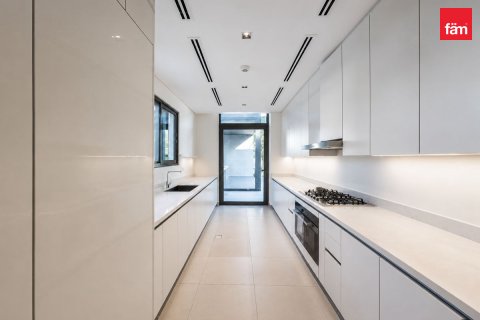 Villa à Dubai, 5 chambres, 768.6 m², № 124571 - photo 11