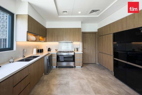 Villa à Al Furjan, Dubai, 4 chambres, 518.8 m², № 40369 - photo 13