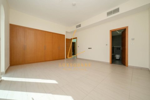 Villa in Jumeirah Park, Dubai 4 bedrooms, 511 sq.m. № 115244 - photo 8