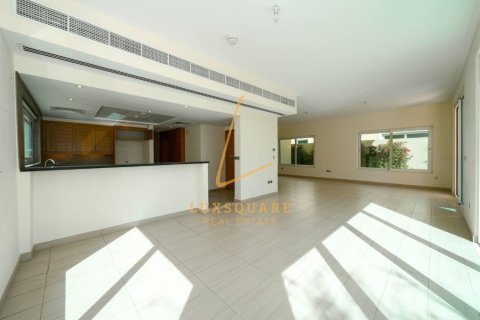 Villa in Jumeirah Park, Dubai 4 bedrooms, 511 sq.m. № 115244 - photo 3