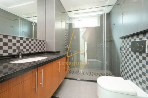 Villa in Jumeirah Park, Dubai 4 bedrooms, 511 sq.m. № 115244 - photo 21