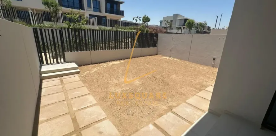 Villa à Jebel Ali, Dubai, 4 chambres, 252 m², № 115246
