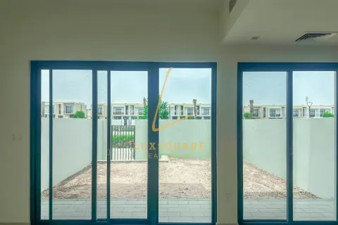 Villa in Dubai South (Dubai World Central), Dubai 4 bedrooms, 237 sq.m. № 115249 - photo 16