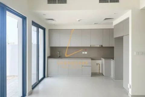 Villa in Dubai South (Dubai World Central), Dubai 4 bedrooms, 237 sq.m. № 115249 - photo 2