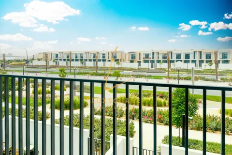 Villa in Dubai South (Dubai World Central), Dubai 4 bedrooms, 237 sq.m. № 115249 - photo 1