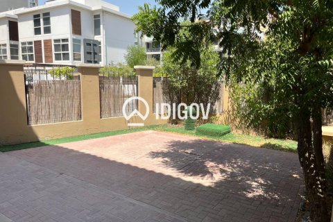 Villa à District 12, Jumeirah Village Circle, Dubai, 3 chambres, 316.99 m², № 121033 - photo 2