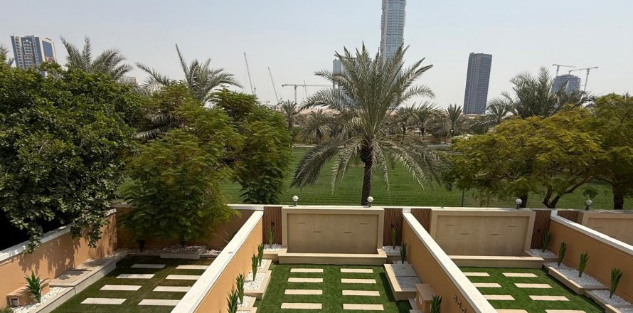 Townhouse in Jumeirah Village Triangle, Dubai 2 bedrooms, 152 sq.m. № 97167