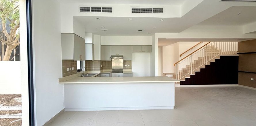 Townhouse in Dubai Hills Estate, Dubai 5 bedrooms, 299.9 sq.m. № 109320