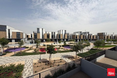 Вилла в Дубае, 3 спальни, 172.8м², № 109314