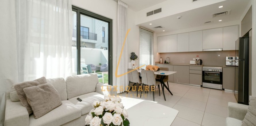 Вилла в Dubai South (Dubai World Central), Дубай, 3 спальни, 141м², № 111861