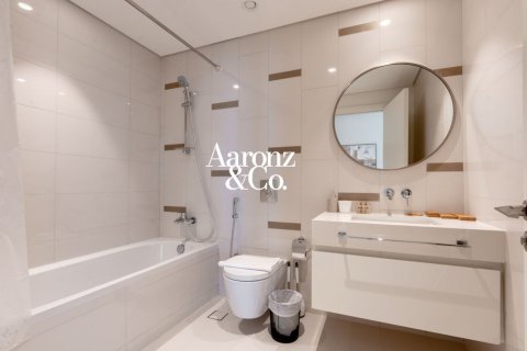 Apartment in Dubai Harbour, Dubai 2 bedrooms, 109 sq.m. № 111858 - photo 17