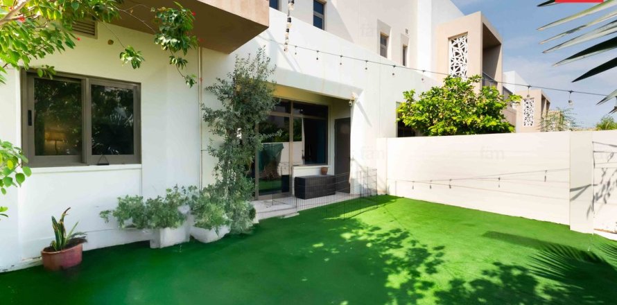 Adosado en Town Square, Dubai, 3 dormitorios, 187.8 m², № 58817