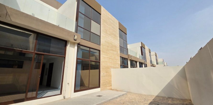 Villa à Dubai, 4 chambres, 187.2 m², № 58815