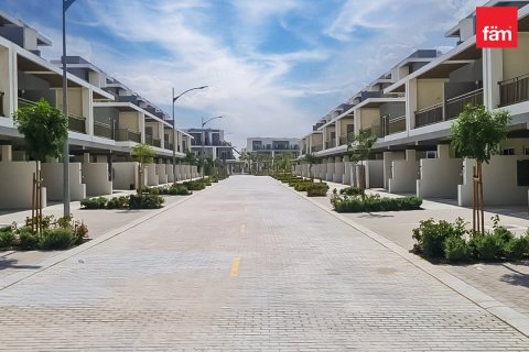 Adosado en Dubai, 3 dormitorios, 112.2 m², № 85815 - foto 2