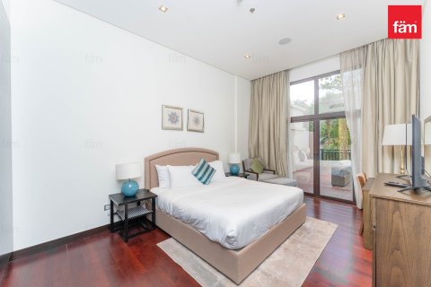 Appartement à Palm Jumeirah, Dubai, 1 chambre, 145 m², № 85814 - photo 2