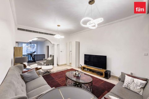 Villa en Al Barsha, Dubai, 5 dormitorios, 1399.8 m², № 85820 - foto 2