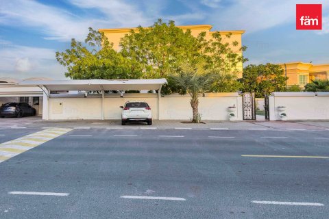 Villa en Al Barsha, Dubai, 5 dormitorios, 1399.8 m², № 85820 - foto 23