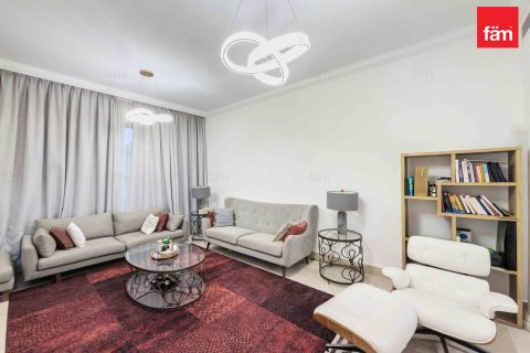 Villa en Al Barsha, Dubai, 5 dormitorios, 1399.8 m², № 85820 - foto 12