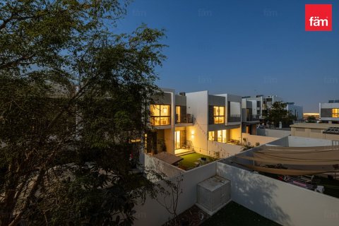 Villa à Dubai, 4 chambres, 174.8 m², № 85812 - photo 12