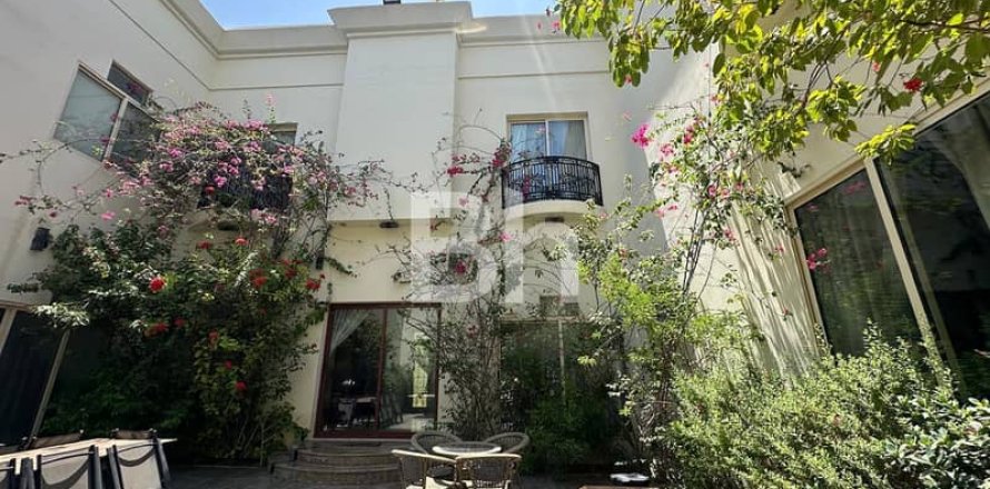 Вилла в Аль-Барше, Дубай, 6 спален, 910м², № 22830