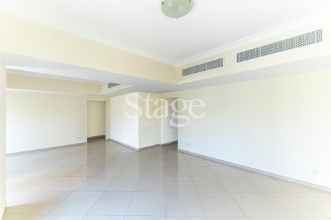 Apartment in Dubai Land, Dubai 2 bedrooms, 160 sq.m. № 122190 - photo 12