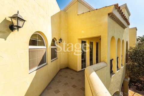 Apartment in Dubai Land, Dubai 2 bedrooms, 160 sq.m. № 122190 - photo 17