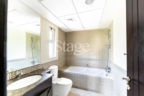 Apartment in Dubai Land, Dubai 2 bedrooms, 160 sq.m. № 122190 - photo 15