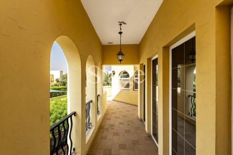 Apartment in Dubai Land, Dubai 2 bedrooms, 160 sq.m. № 122190 - photo 19