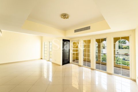 Apartment in Dubai Land, Dubai 2 bedrooms, 160 sq.m. № 122190 - photo 3