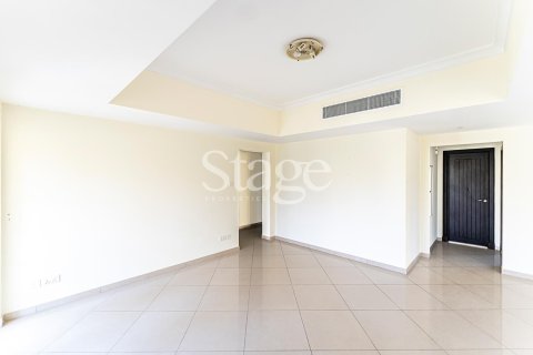 Apartment in Dubai Land, Dubai 2 bedrooms, 160 sq.m. № 122190 - photo 4