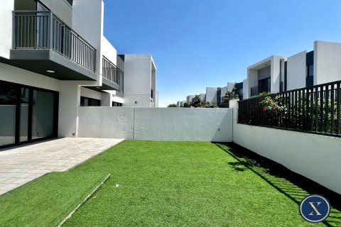 Adosado en Villanova, Dubai Land, Dubai, 3 dormitorios, 161 m², № 46415 - foto 1