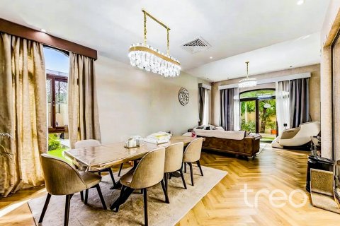 Купить виллу в Мудоне, Дубай: 4 спальни, 351.73м², № 119392 - фото 10