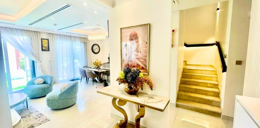 Villa in Al Barsha, Dubai 3 bedrooms, 228 sq.m. № 38195