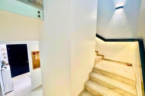 Villa in Al Barsha, Dubai 3 bedrooms, 228 sq.m. № 38195 - photo 17