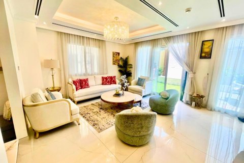 Villa in Al Barsha, Dubai 3 bedrooms, 228 sq.m. № 38195 - photo 2