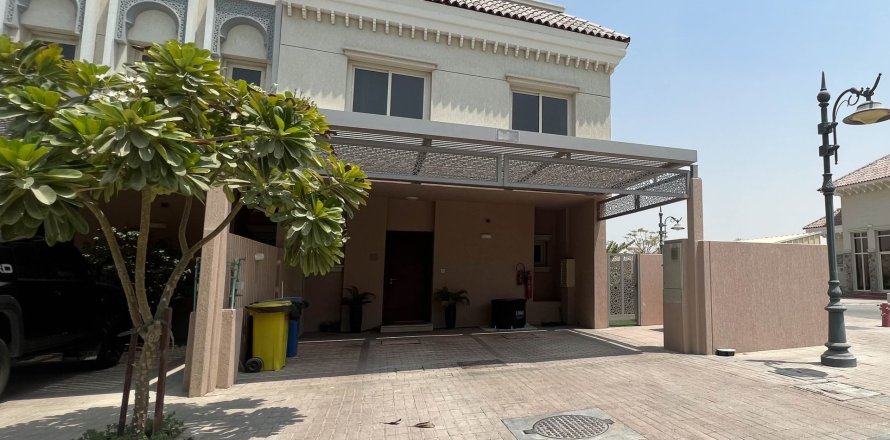 Townhouse in Dubai 3 bedrooms, 179 sq.m. № 96970
