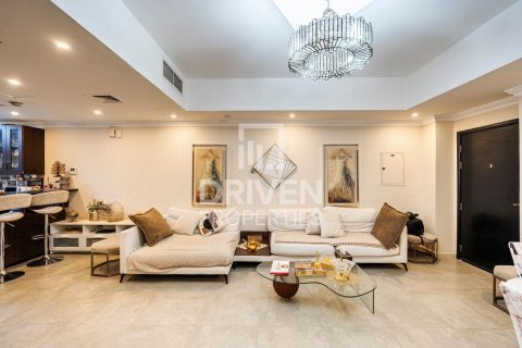 Купить виллу в District 11, Джумейра Вилладж Серкл, Дубай: 3 спальни, 143.91м², № 140151 - фото 3