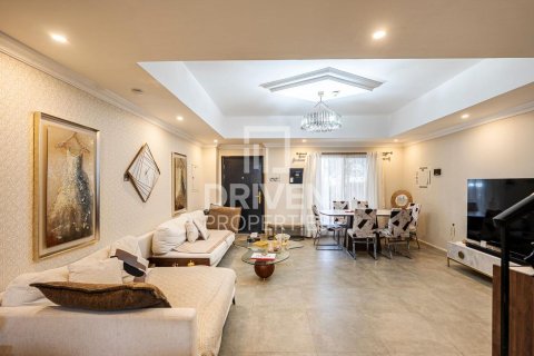 Купить виллу в District 11, Джумейра Вилладж Серкл, Дубай: 3 спальни, 143.91м², № 140151 - фото 2