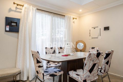 Купить виллу в District 11, Джумейра Вилладж Серкл, Дубай: 3 спальни, 143.91м², № 140151 - фото 12