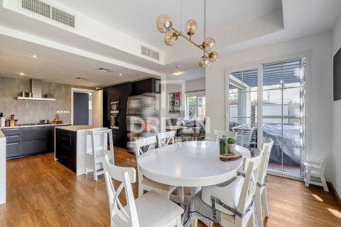 Adosado en The Springs, Dubai, 3 dormitorios, 341 m², № 18923 - foto 11