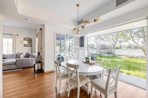 Adosado en The Springs, Dubai, 3 dormitorios, 341 m², № 18923 - foto 9