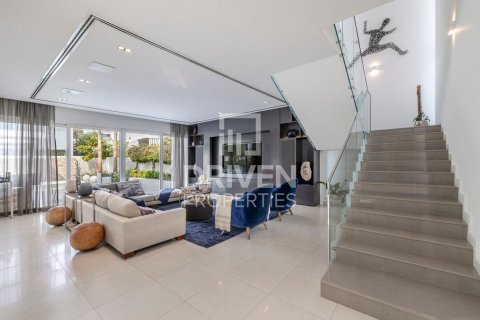 Villa in The Nest, Al Barari, Dubai 4 bedrooms, 1196.03 sq.m. № 138428 - photo 8
