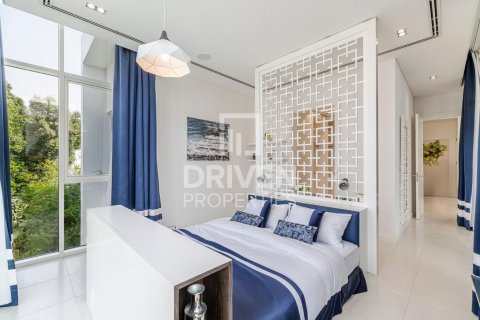 Villa in The Nest, Al Barari, Dubai 4 bedrooms, 1196.03 sq.m. № 138428 - photo 16