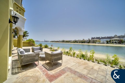 Villa in Palm Jumeirah, Dubai 5 bedrooms, 622 sq.m. № 76722 - photo 4